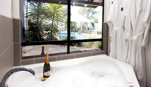 Waterfront One Bedroom Spa Apartment