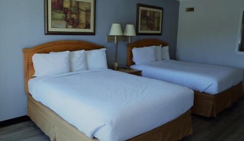 Queen Room with Two Queen Beds - Smoking