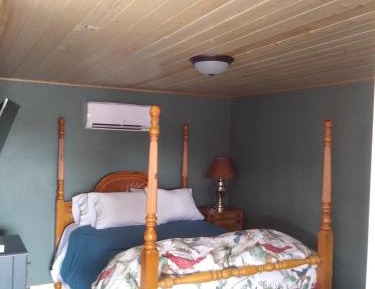 Queen Room - Non-Smoking