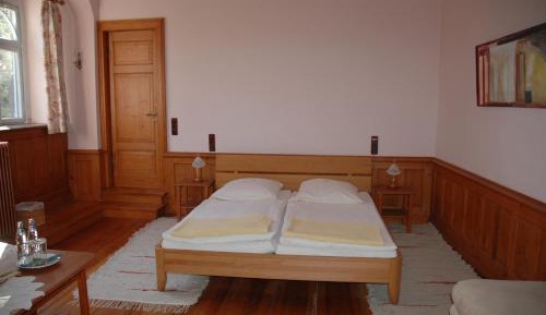 Standard Double Suite