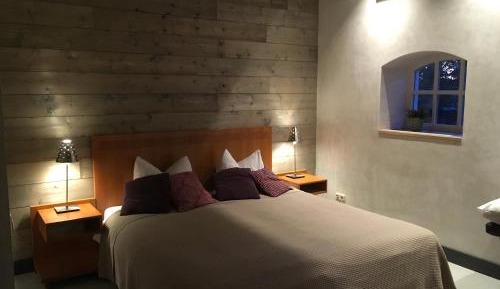 Deluxe King Suite