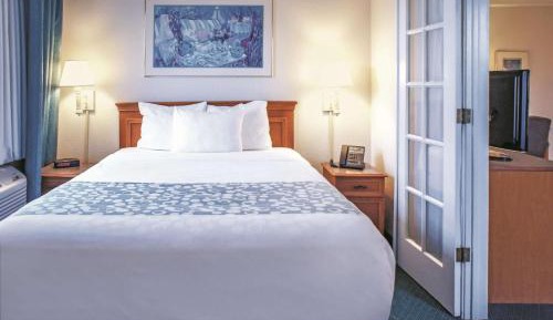 Deluxe Queen Room with Sofa Bed