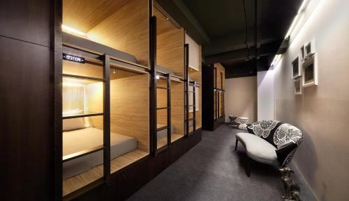 Queen Pod in Mixed Dormitory Room