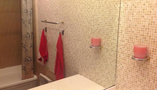 Apartment with Shower