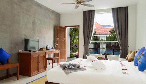 King Room with Pool View