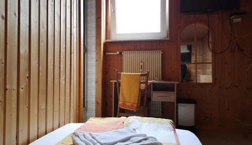 Single Room with Shared Bathroom