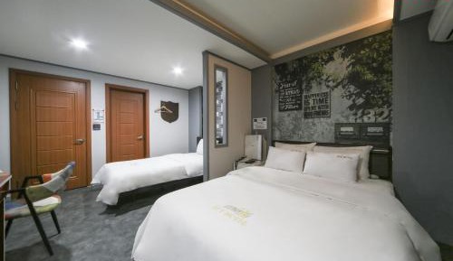 Large Double Room