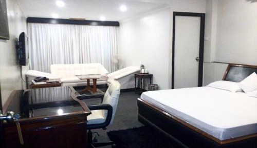 Deluxe Studio