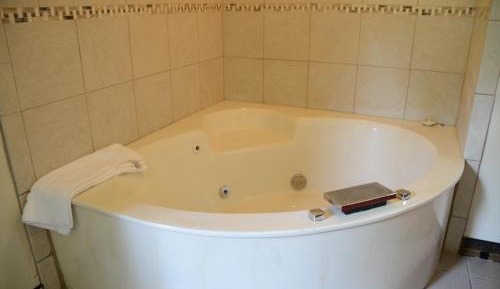 Deluxe King Studio Suite - Non-Smoking