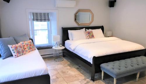 One-Bedroom Royal Suite