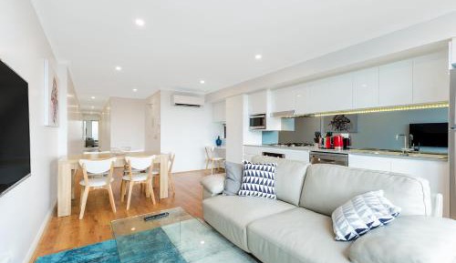 Luxury Two-Bedroom Apartment (BAL7DAR)