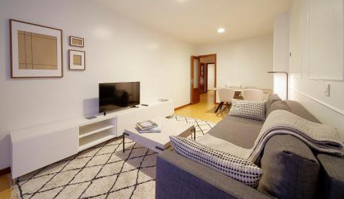Two-Bedroom Apartment (4-5 Adults)
