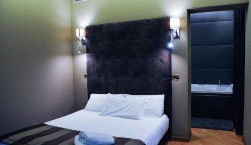 Suite with Spa Bath