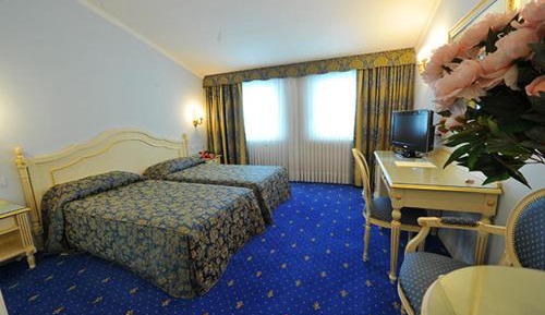 Comfort Triple Room with Shower