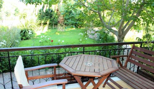 One-Bedroom Apartment with Balcony