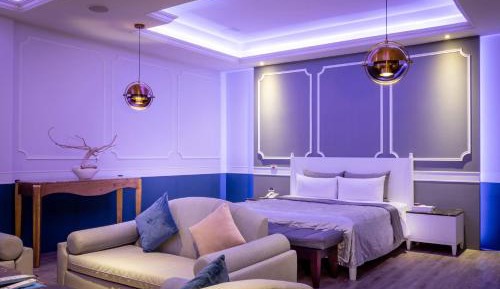 Queen Room with Pool View