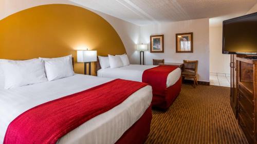 Queen Room with Two Queen Beds - Non-Smoking