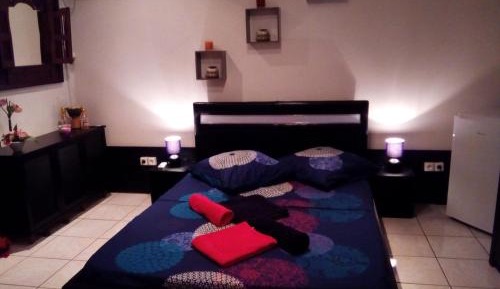 Deluxe Room (2 Adults + 1 Child)