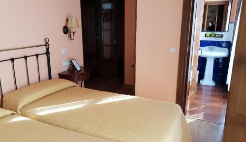 Double or Twin Room with Bathroom
