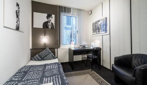 Single Room with Shared Shower and Toilet