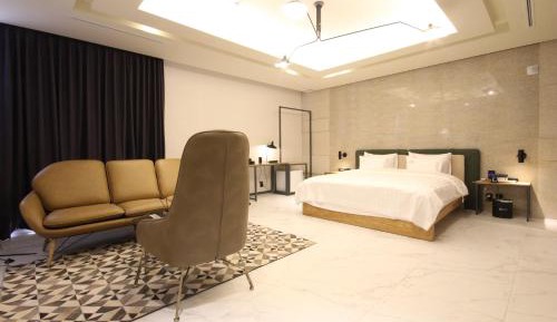 Superior King Room