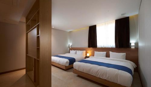 Premier Twin Room