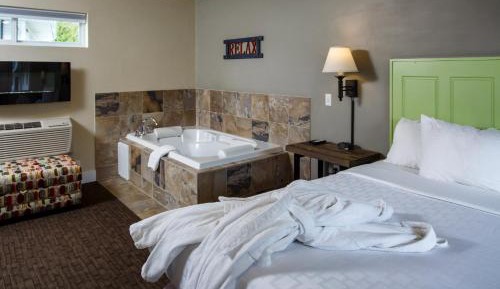 King Whirlpool (Pet Friendly)