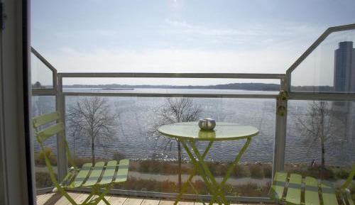 One-Bedroom Apartment 33 with Balcony and Sea View