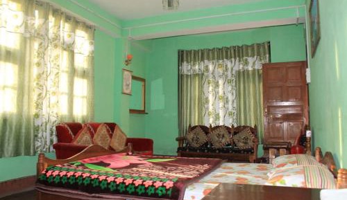 Deluxe Double Room (2 Adults + 1 Child)