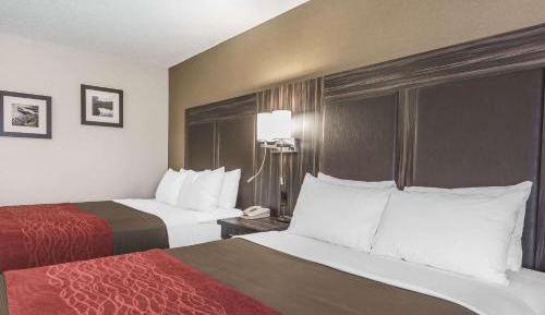 Queen Room with Two Queen Beds - Second Floor - No Pets