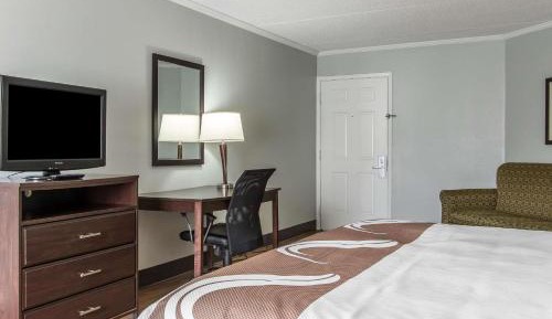 King Room - Accessible/Smoking