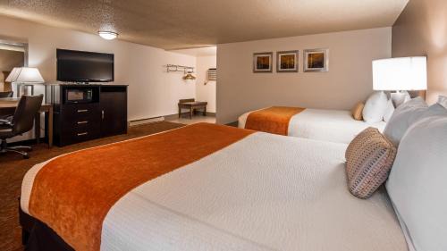 Queen Room with Two Queen Beds - Non-Smoking