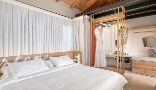 Grand Suite with Private Heated Pool