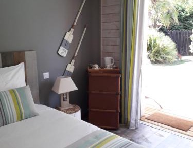 Queen Room with Pool View
