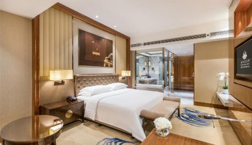 Standard Room (King Bed)