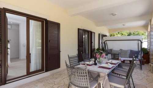 Two Bedroom Apartment with Terrace and Garden View