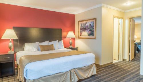 King Suite with Spa Bath - Non-Smoking