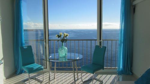 Studio Apartment with Sea View