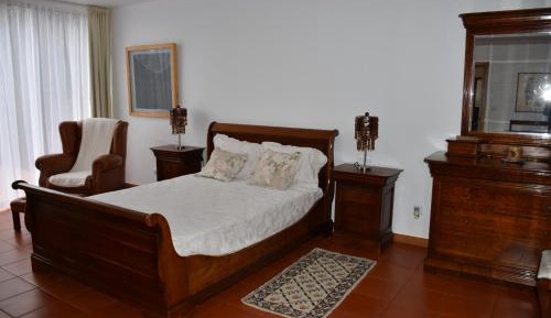 Deluxe Double Room (2 Adults + 1 Child)