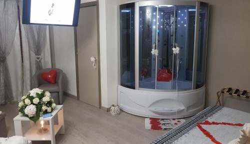 Deluxe Suite with Spa Bath