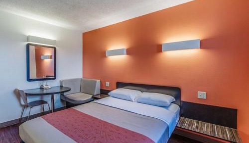 King Room - Non-Smoking