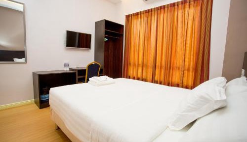 Deluxe Queen Room