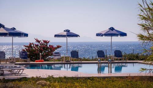 Four-Bedroom House with Private Pool - Split Level