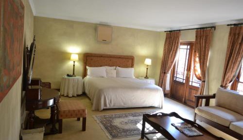 Deluxe King Suite