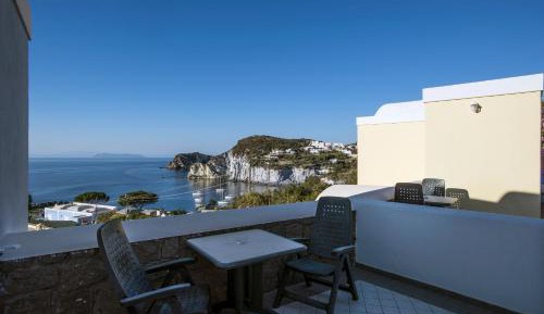 Triple Room with Sea View