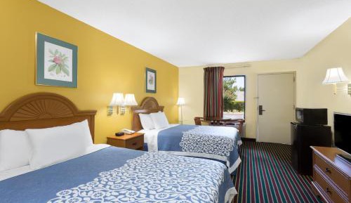 Queen Room with Two Queen Beds - Non-Smoking