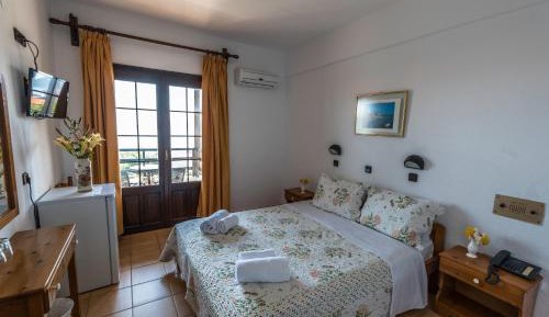 Double or Twin Room with Sea View