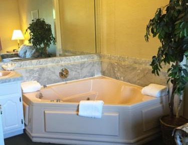 Suite with Spa Bath