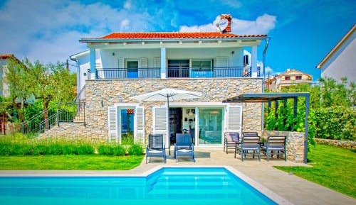 Villa with Sea View