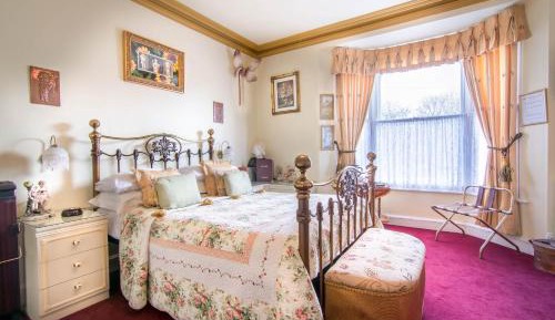 Double Room with Private External Bathroom